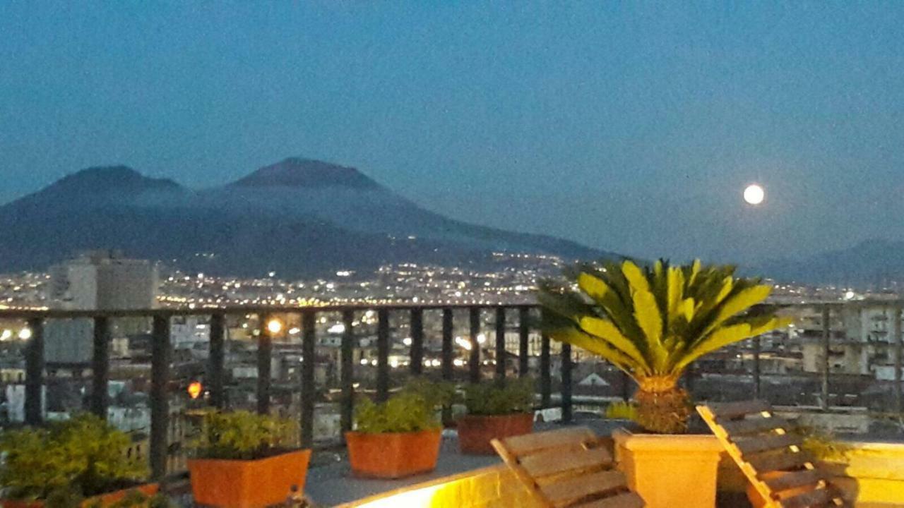 A Wonderful Penthouse In Naples Apartment Ngoại thất bức ảnh
